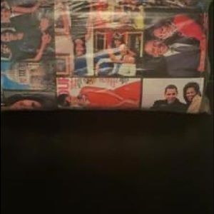 Beautiful Obama zip wallets